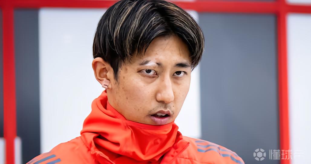 法尔克:只有出售伊藤洋辉或金玟哉后,拜仁才考虑买新的中卫